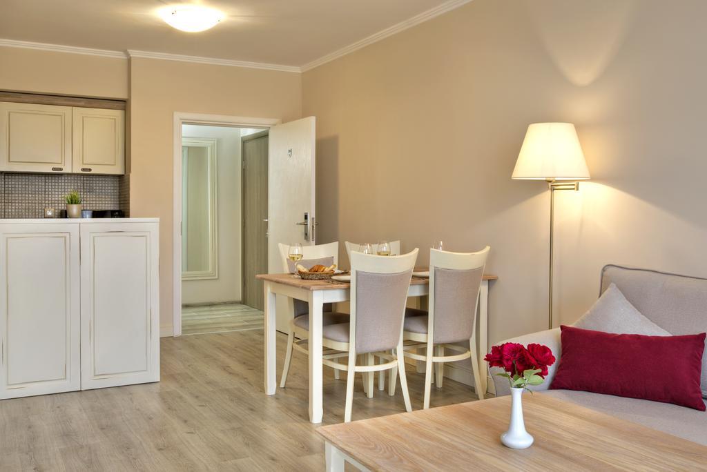 Private Apartments In White Rock Castle Balchik Exterior foto